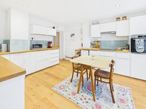 Kitchen- click for photo gallery